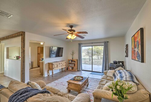 Elgin Home w/ Mountain Views ~ 3 Miles to Wineries