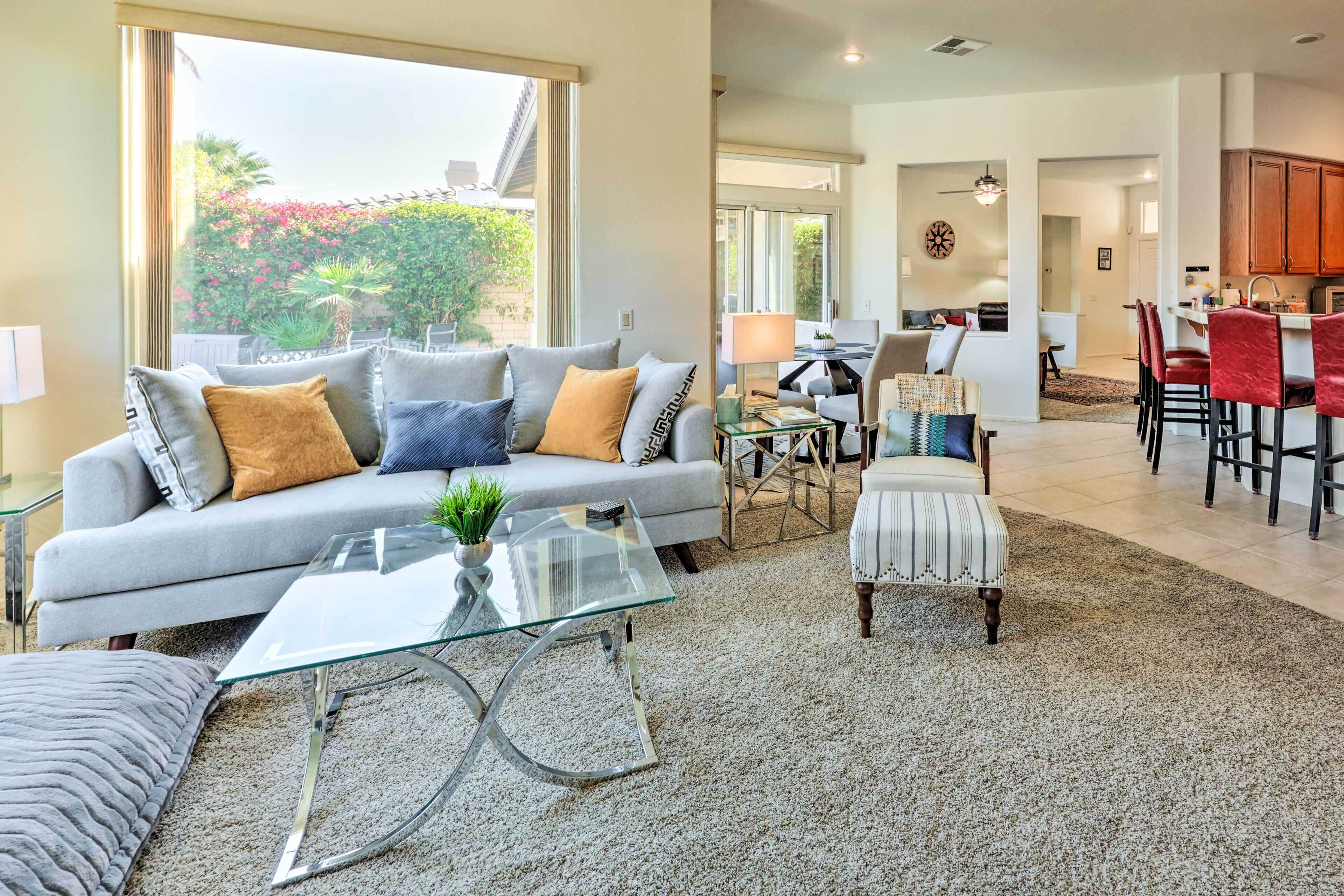 TV, fireplace, DVD player, books