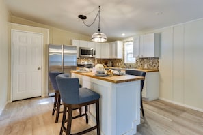House (3 Bedrooms) | Interior