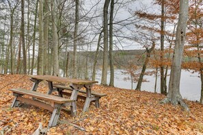 House (3 Bedrooms) | Interior - Kayaks, Electric Bicycles: Greentown Hideaway! (Greentown)