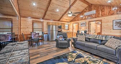 Cozy Broken Bow Cabin, Walk to the Lukfata Creek!