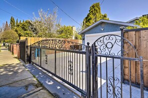 House (2 Bedrooms) | Interior - Bay Area Vacation Rental 4 Mi to Stanford! (Redwood City)