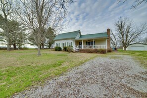 Front of property - Peaceful Hazel Cottage w/ Deck & Yard! (Hazel)