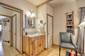 Bathroom - Family-friendly Vacation Rental in Williams! (Williams)