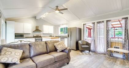 Cozy North Bend Getaway Near Dunes + Ocean!