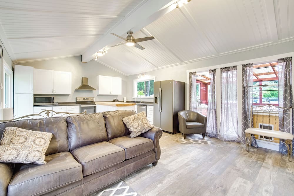 Cozy North Bend Getaway Near Dunes + Ocean! - Umpqua River, OR