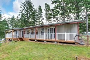 House (2 Bedrooms) | Interior - Cozy North Bend Getaway Near Dunes + Ocean! (North Bend)