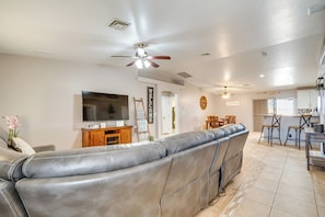 House (3 Bedrooms) | Interior