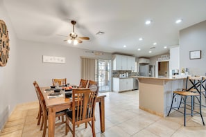 House (3 Bedrooms) | Interior