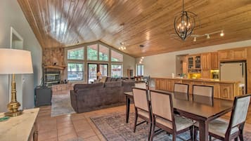 House (4 Bedrooms) | Front of property