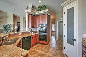 House (3 Bedrooms) | Interior - Private Pool: Mtn-view Lake Havasu City Retreat (Lake Havasu City)