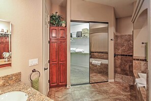 House (3 Bedrooms) | Interior - Private Pool: Mtn-view Lake Havasu City Retreat (Lake Havasu City)