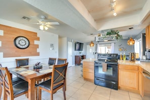 Interior - Bullhead City Home < 2 Mi to Colorado River! (Bullhead City)