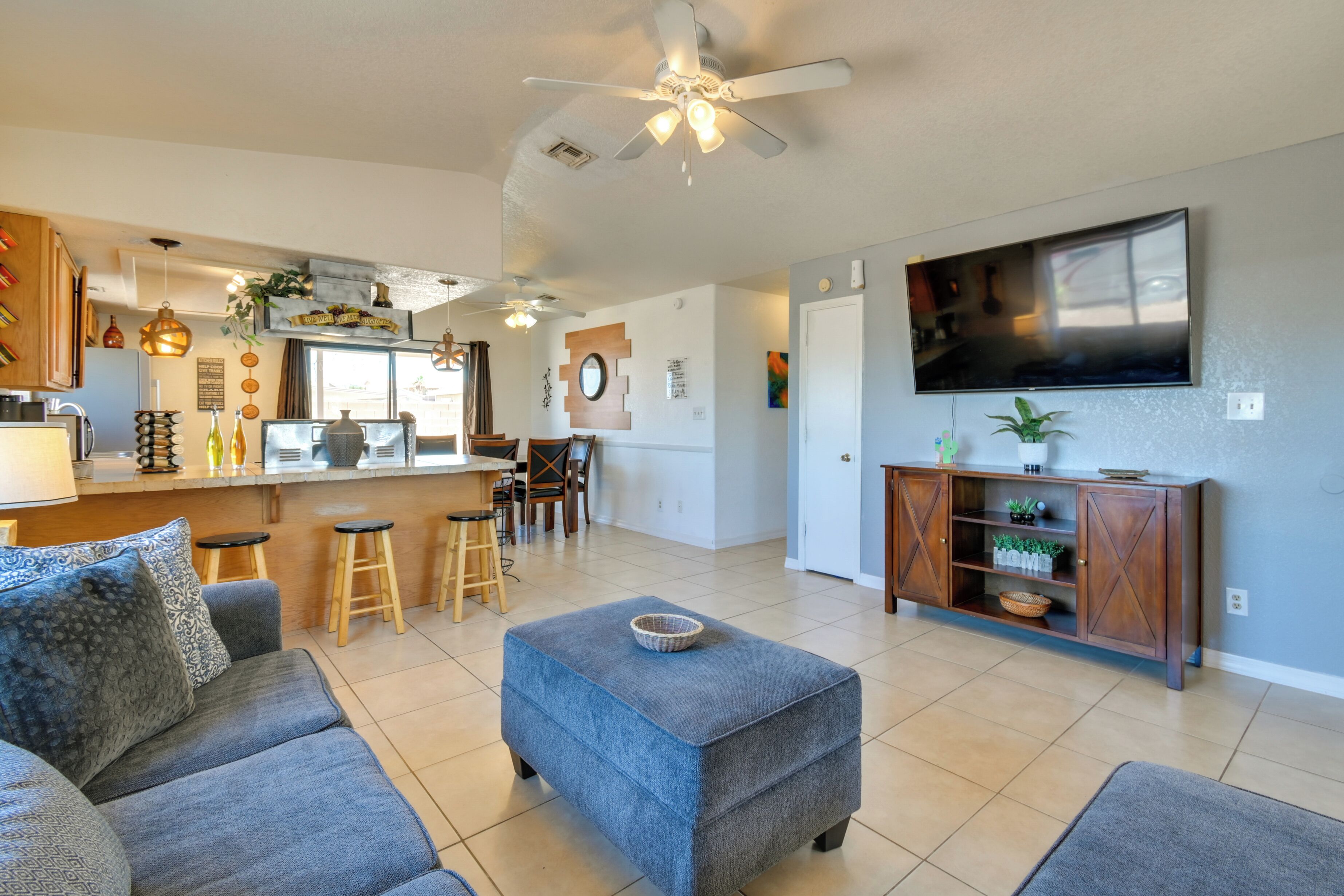 House (3 Bedrooms) | Interior