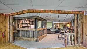 Interior - 3 Mi to Silver Lake: Traverse City Home w/ Deck (Traverse City)
