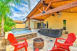 Interior - Snowbirds! Group Getaway w/ Hot Tub in Scottsdale (Scottsdale)