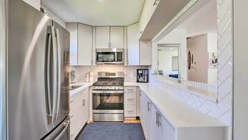 ميكروويف، فرن، موقد طهي مسطح، خلاط