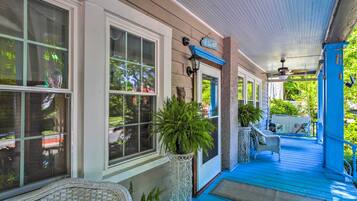 ํ์ฐ์ค (3 Bedrooms) | ๋ด๋ถ