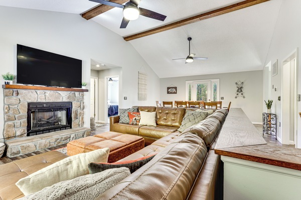 House (6 Bedrooms) | Interior