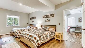 House (6 Bedrooms) | Interior