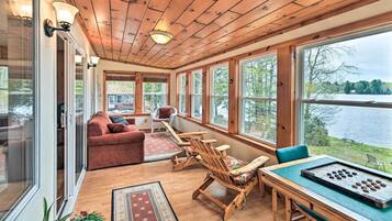 House (2 Bedrooms) | Living area | TV