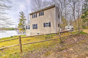 Interior - Lakefront Broadalbin Getaway w/ Deck + Kayaks (Broadalbin)