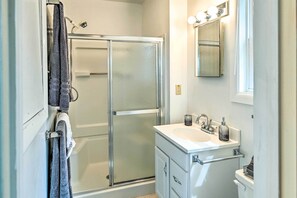 Interior - Lakefront Broadalbin Getaway w/ Deck + Kayaks (Broadalbin)