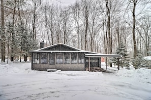 House (2 Bedrooms) | Interior - Near Skiing: Pocono Lake Cabin w/ Screened Patio (Pocono Lake)