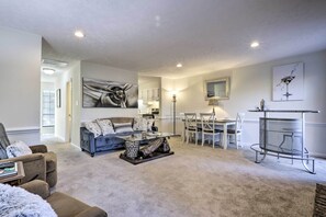 Apartment (2 Bedrooms) | Front of property