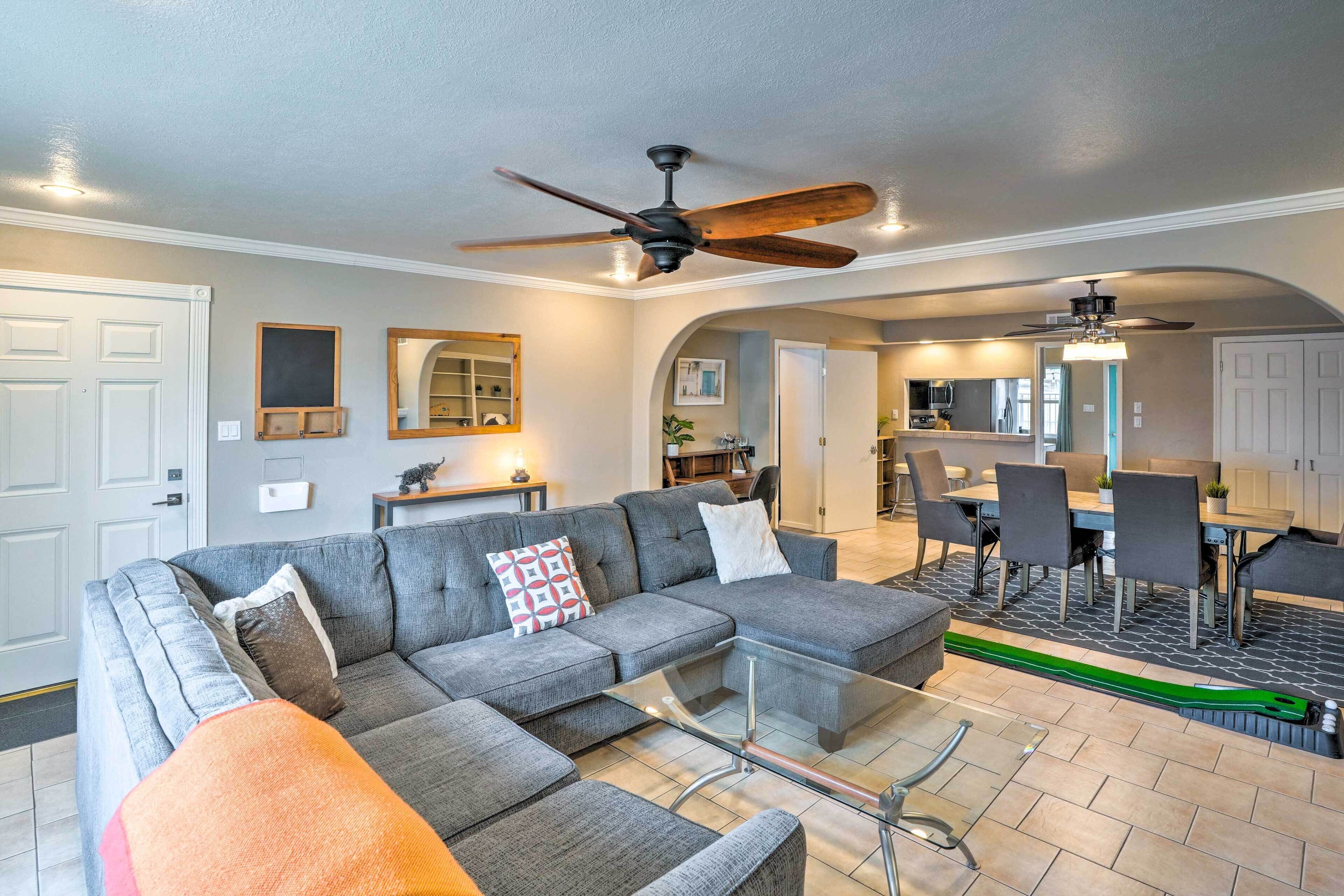 House (5 Bedrooms) | Interior