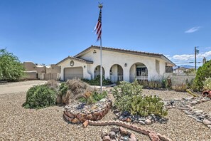 Exterior - House w/ Covered Patio > 1 Mi to Lake Havasu! (Lake Havasu City)