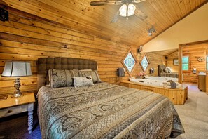 House (0 Bedroom) | Interior - Secluded Studio 1 mi to Thorncrown Chapel (Eureka Springs)