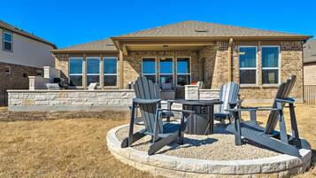 House (2 Bedrooms) | Interior