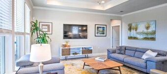 บ้าน Sun City พร้อม Fire Pit ใน Comm 55 และขึ้นไป!