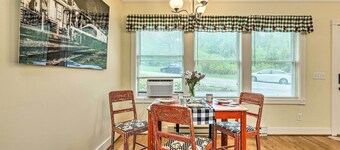 18 Mi to Crystal Mtn: Couple's Haven Near Lake