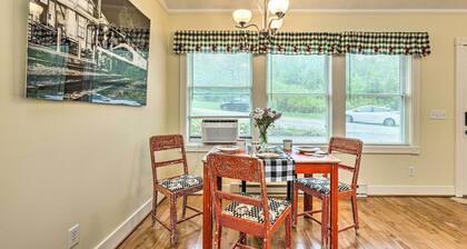 18 Mi to Crystal Mtn: Couple's Haven Near Lake