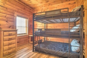 Casa (4 Bedrooms) | 4 quartos, ferros/tábuas de passar roupa, roupa de cama
