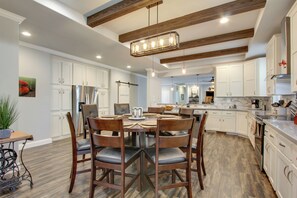 House (3 Bedrooms) | Interior - 'the Hub' La Pine Vacation Rental - Dog Friendly! (La Pine)