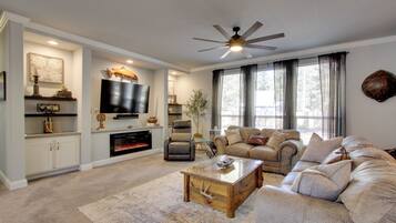 House (3 Bedrooms) | Front of property