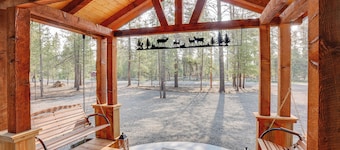 'the Hub' La Pine Vacation Rental - Dog Friendly!