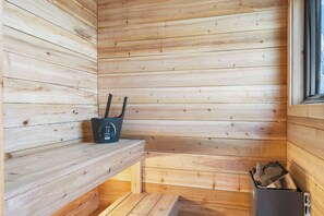 House (2 Bedrooms) | Bahagian dalam