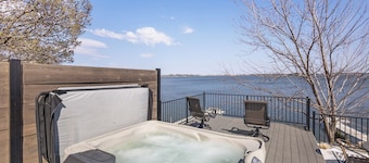 Private Sauna + Beach: Lake Norden Cabin