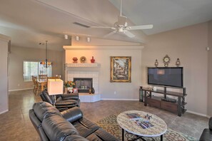 Interior - 4 Mi to Lake Havasu Park: Modern Home w/ Pool! (Lake Havasu City)