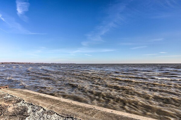 House (6 Bedrooms) | Interior