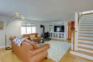 House (6 Bedrooms) | Interior