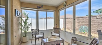 Sunny Courtyard Villa w/ Patio: Golf & Dine!