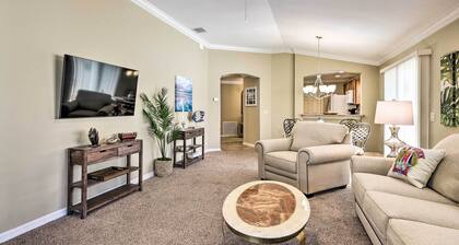 Sunny Courtyard Villa w/ Patio: Golf & Dine!