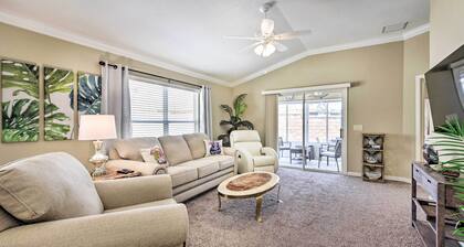 Sunny Courtyard Villa w/ Patio: Golf & Dine!
