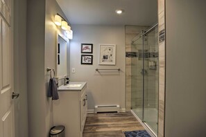 Apartment (0 Bedroom) | Interior - Modern Anchorage Getaway, Steps From Coastal Trail (Anchorage)