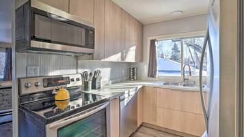 Microwave, oven, stovetop, dishwasher
